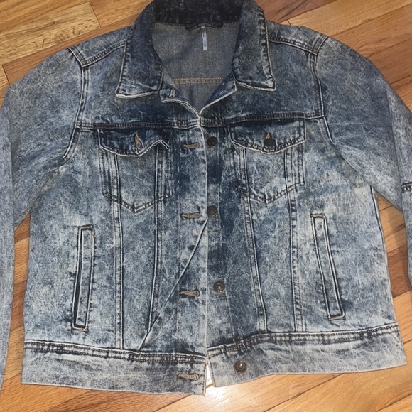 NWOT Free People Stonewashed denim jacket. Women’s Medium. PRICE FIRM - Picture 3 of 12
